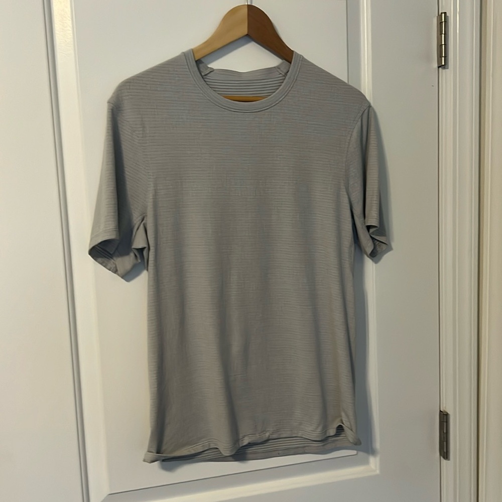 lululemon athletica Gray Short Sleeve Tee